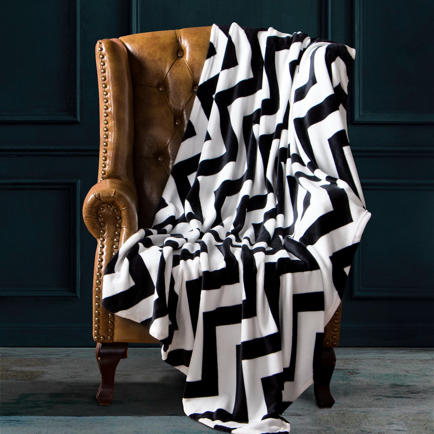Black and White Flannel Throw Blankets|NTBAY®️ - NTBAY