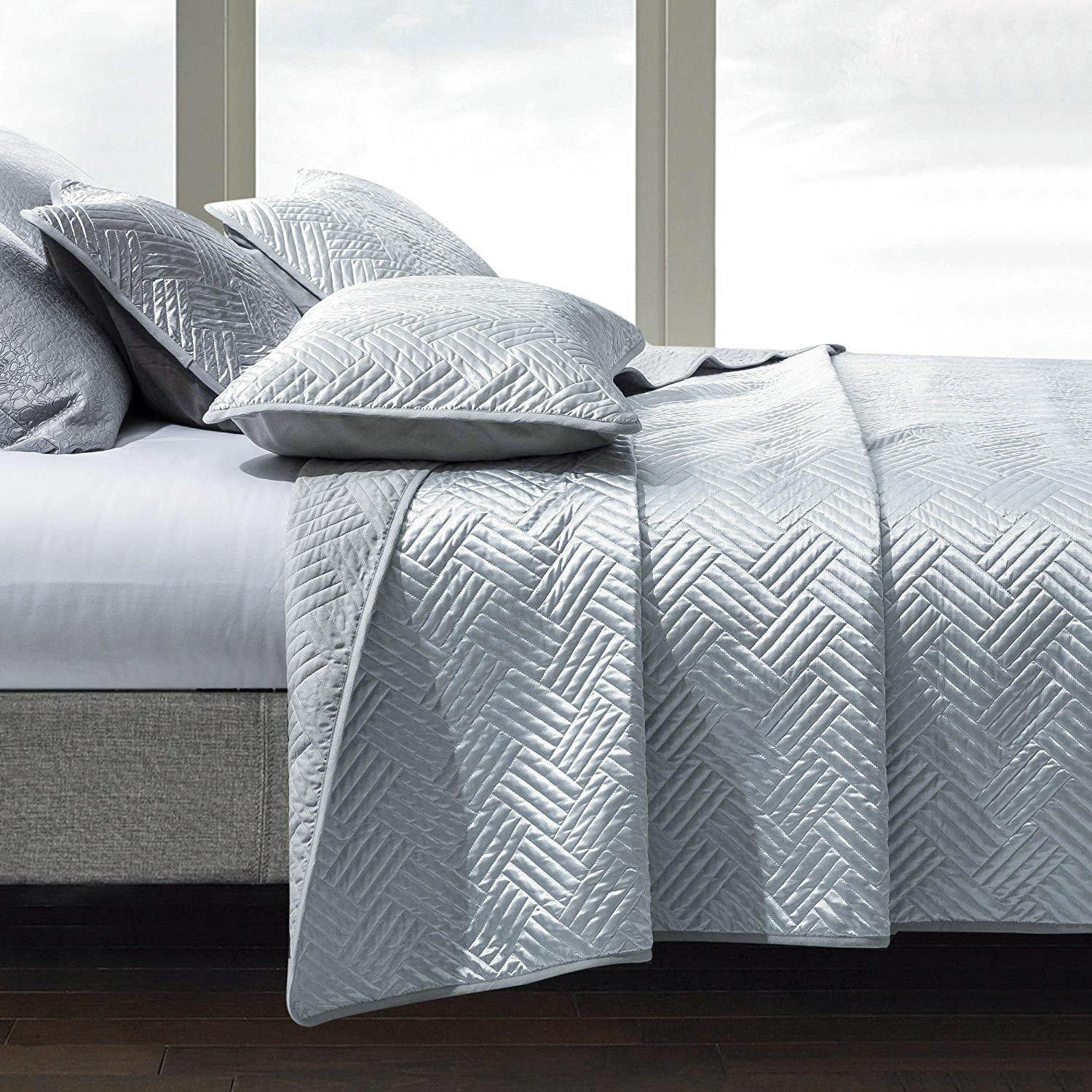 NTBAY 2/3 Piece Geometric Pattern Satin Quilt Coverlet Bed Set - NTBAY