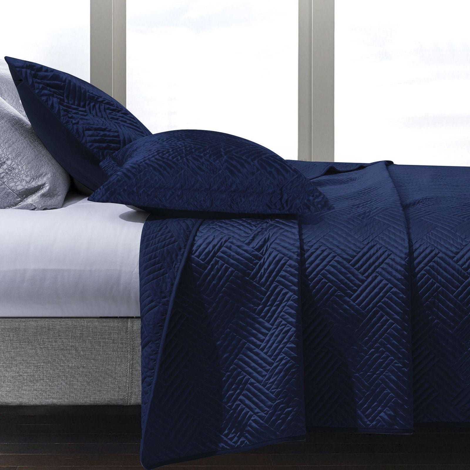 NTBAY 2/3 Piece Geometric Pattern Satin Quilt Coverlet Bed Set - NTBAY